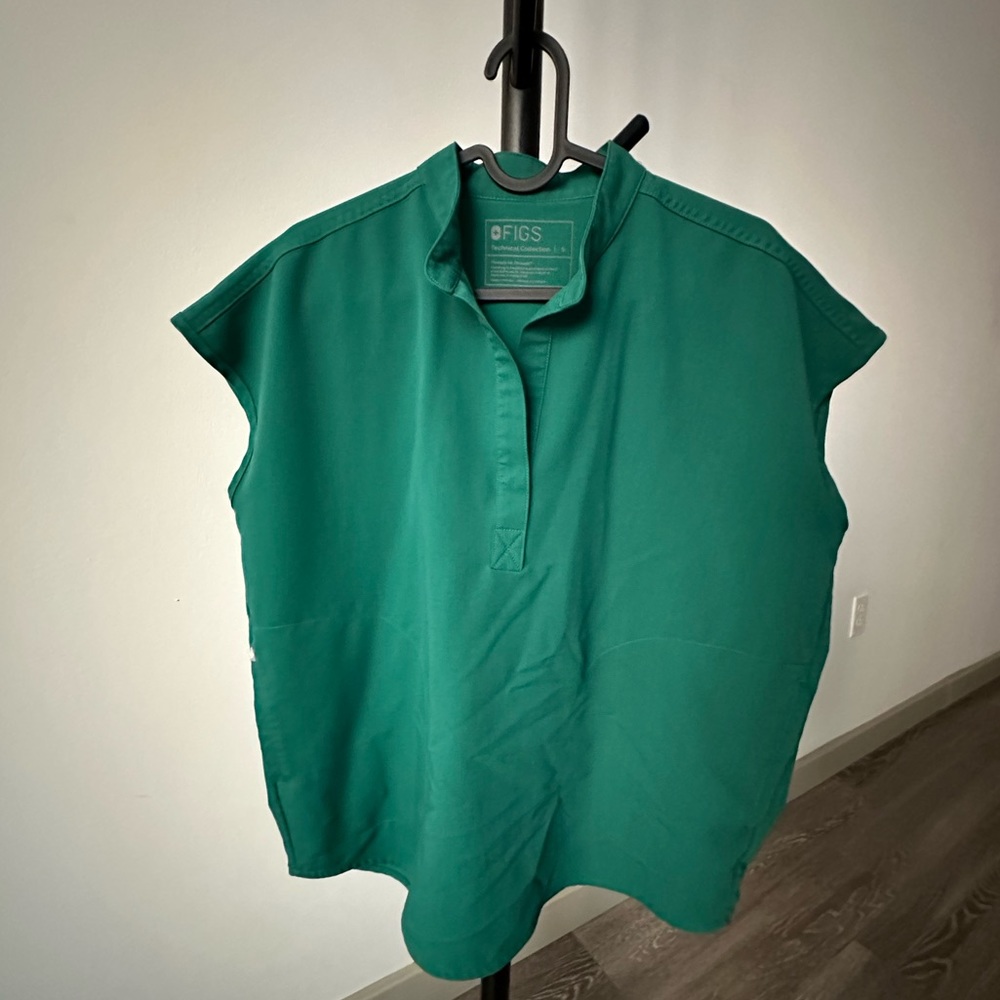 HUNTER GREEN RAFAELA OVERSIZED SMALL TOP